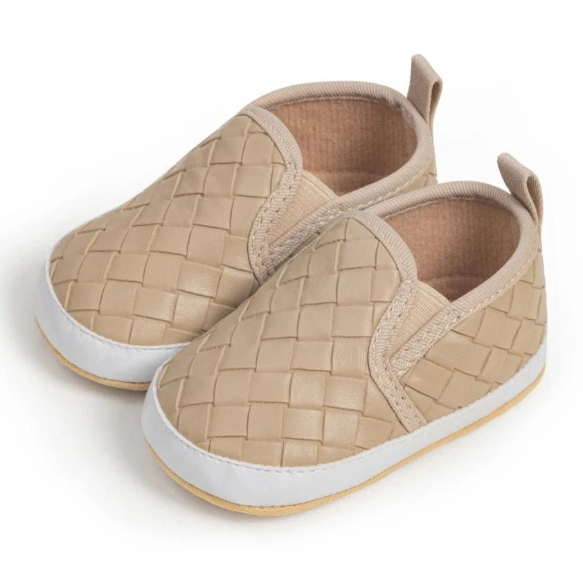 Give your little one the gift of comfort and style with these vintage leather baby shoes! Available in three timeless colors, these slip on shoes are perfect for infants and toddlers up to 18 months old. Say goodbye to uncomfortable and bland footwear for your child and hello to these adorable and functional shoes. Get them now and see your baby take their first steps in style