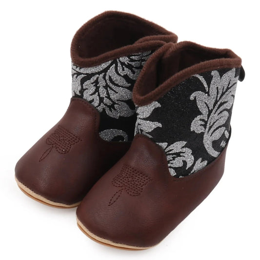 Expertly crafted with comfort and style in mind, these baby boots are the perfect addition to your little one's wardrobe. Made for newborns up to 18 months, these boots provide both support and flexibility for growing feet.