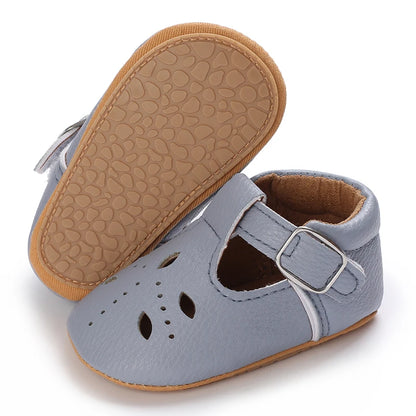 Introduce your little one to the world of fashion with our Little Leaf Baby Shoes. This exquisite collection features multiple colors and sizes, perfect for newborns up to 18 months old. Choose from a variety of shades such as blue, black, beige, and gold, all designed to add a touch of cuteness to your baby's wardrobe.