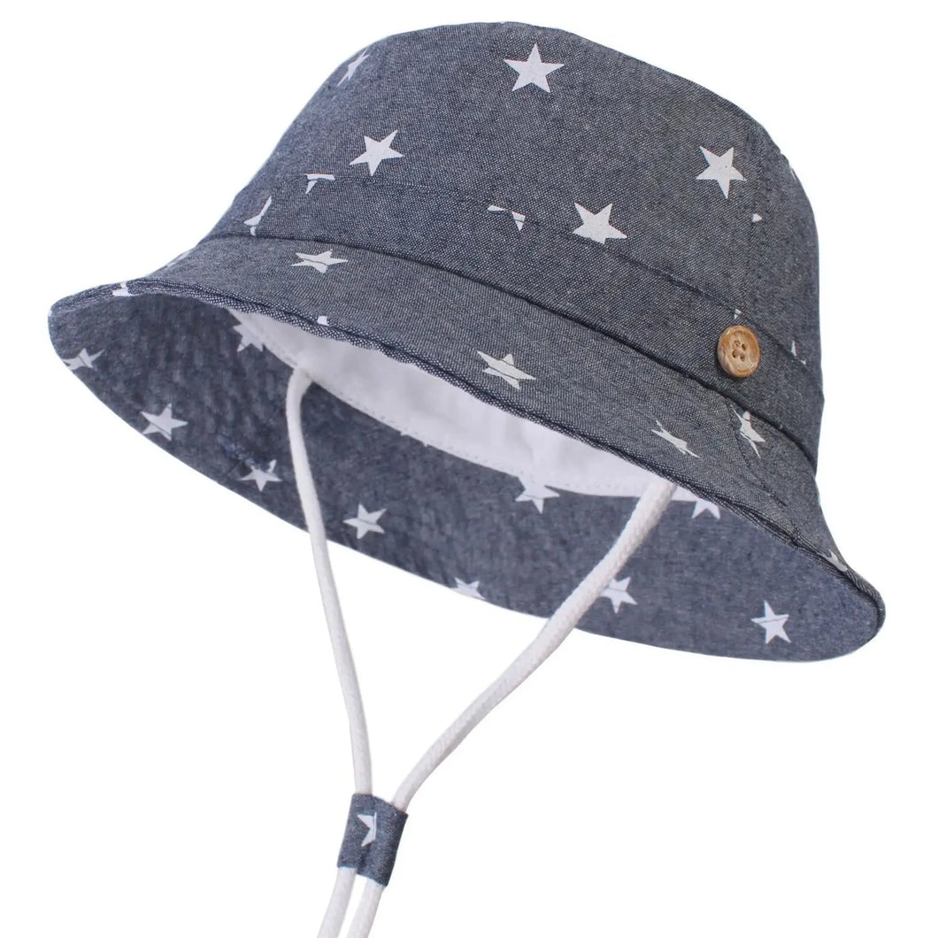 This star bucket hat will make your little one the coolest kid on the block! Available in both light and dark grey, it's the perfect accessory for any stylish child.