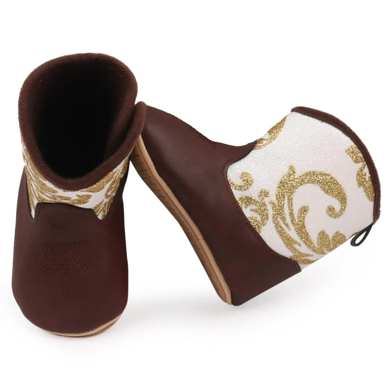 Expertly crafted with comfort and style in mind, these baby boots are the perfect addition to your little one's wardrobe. Made for newborns up to 18 months, these boots provide both support and flexibility for growing feet.