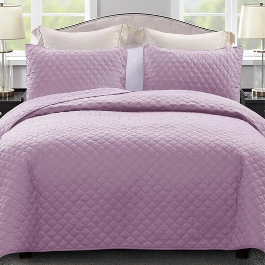 This versatile quilt set is ideal for year-round use, making it a perfect choice for summer and warm weather when paired with a sheet or blanket. It can also be used as a bedspread or coverlet, making it a great addition to your child's bedroom or your teen's den.