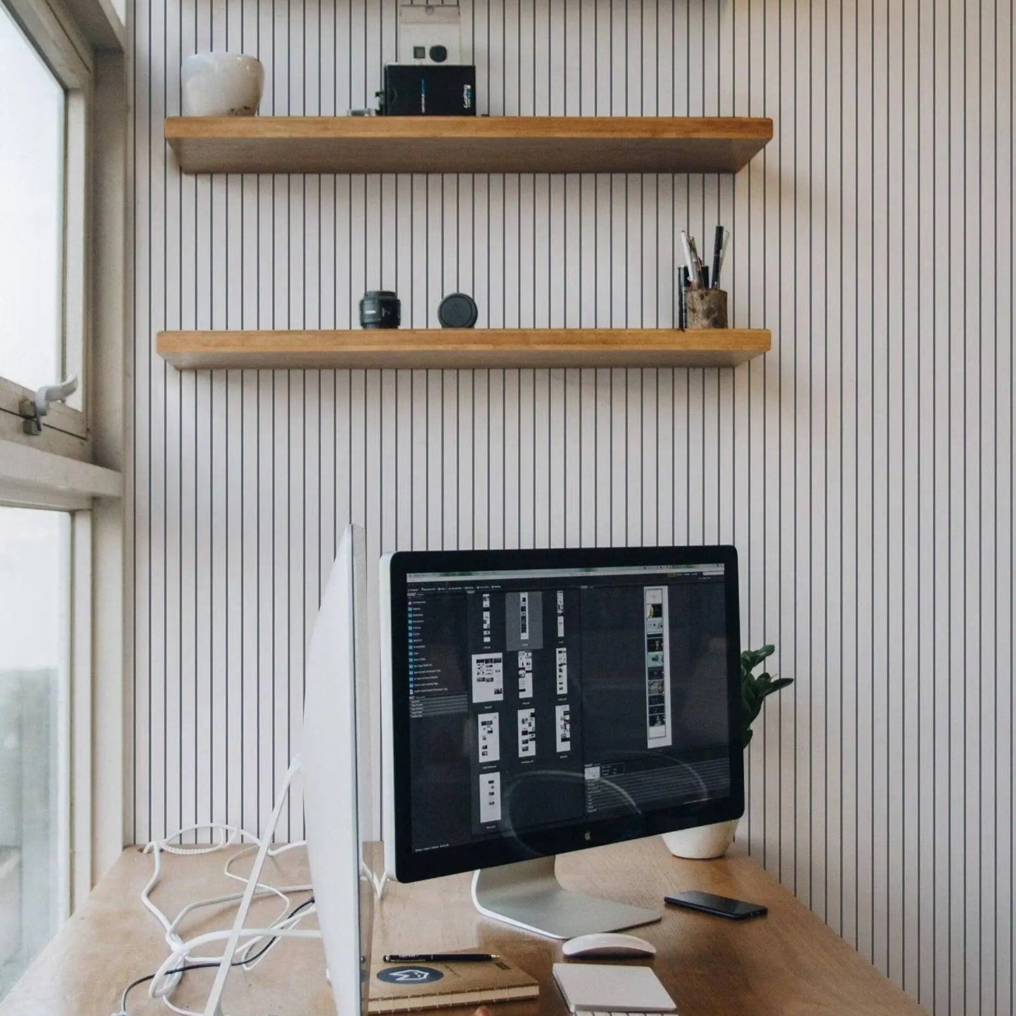 Discover the enchanting properties of our modern black and white striped wallpaper for your child or teen's bedroom. It's waterproof, moisture-resistant, mold-resistant, and even absorbs sound for a practical and long-lasting touch to any room!