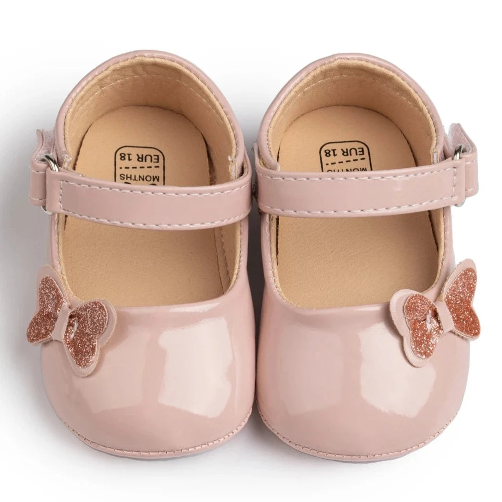 Give your little one the royal treatment with these adorable princess shoes. Designed to provide comfort and style from newborn to 18 months, these shoes will keep your precious baby feeling pampered and looking stylish. With their soft material and cute design, they're sure to become a favorite for both you and your baby!