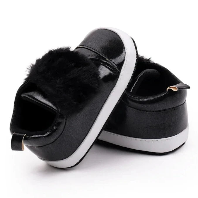 Discover the most adorable infant black gloss footwear available for newborns up to 18 months! Our selection boasts rose gold, glossy black, and shimmering silver options. These non-slip, cozy shoes feature soft soles perfect for everyday wear.