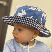 Load image into Gallery viewer, This bucket hat features a charming blue animal pattern that will make your little one stand out in style. Perfect for babies, toddlers, and kids ages 6 months to 6 years.
