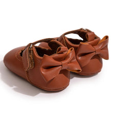 Load image into Gallery viewer, Introducing our adorable butterfly-knot Mary Jane Baby Shoes, perfect for princesses from newborn to 18 months! With a non-slip sole, your little one will stay safe and stylish. Available in multiple colors and sizes.
