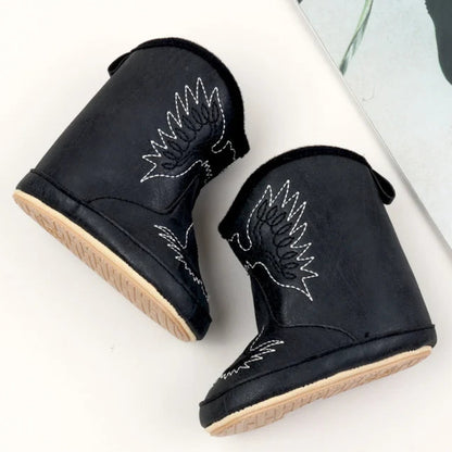 Expertly crafted with comfort and style in mind, these baby boots are the perfect addition to your little one's wardrobe. Made for newborns up to 18 months, these boots provide both support and flexibility for growing feet.