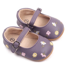 Load image into Gallery viewer, Get ready for your little one to step out in style and comfort with these charming embroidered baby shoes! The delicate butterfly-knot design adds a touch of whimsy to any outfit, making your baby the center of attention wherever you go. Perfect for newborns up to 18 months, these shoes will keep your baby&#39;s feet cozy and supported as they grow and explore the world around them. Give your baby the gift of fashion and function with these adorable baby shoes
