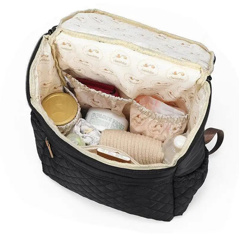 This diaper backpack combines style and quality for optimal functionality and comfort for your baby. Functional and comfortable, this backpack blends style and quality to cater to the needs of you and your baby.