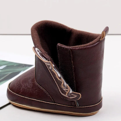 Designed with both style and comfort in mind, these baby wing boots are perfect for your little one from the moment they are born up to 18 months old. With multiple sizes and colors available, you'll have a pair for every occasion. Not only will they keep your baby's feet warm and cozy, but they'll also add a touch of fashion to their outfit. Expertly crafted with high-quality materials, these boots are durable and long-lasting, making them a practical choice for any parent.