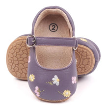 Load image into Gallery viewer, Get ready for your little one to step out in style and comfort with these charming embroidered baby shoes! The delicate butterfly-knot design adds a touch of whimsy to any outfit, making your baby the center of attention wherever you go. Perfect for newborns up to 18 months, these shoes will keep your baby&#39;s feet cozy and supported as they grow and explore the world around them. Give your baby the gift of fashion and function with these adorable baby shoes
