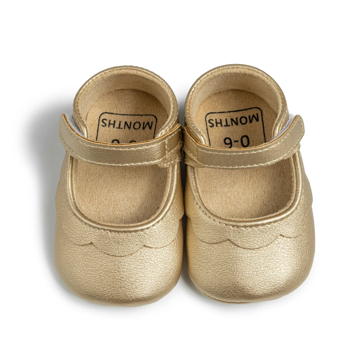 Pamper your little princess with our adorable baby girl shoes, perfect for newborns to 18 months. The sole is designed to be anti-slip, ensuring your little one's safety with every step.