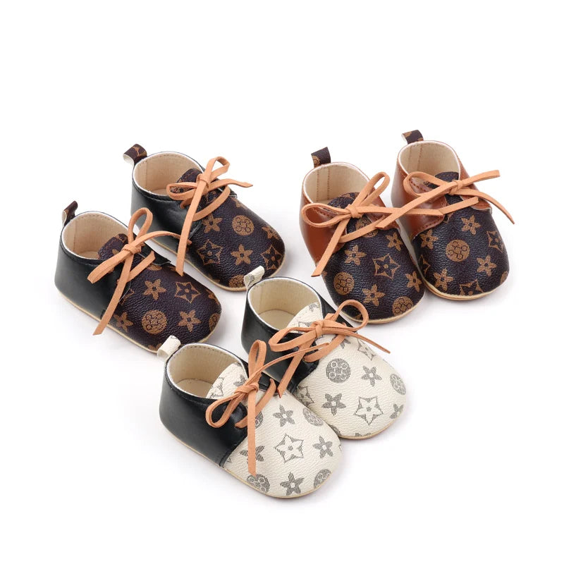 Fashionable and versatile baby shoes designed for comfort and durability. Made with high-quality materials, perfect for your little one's developing feet.