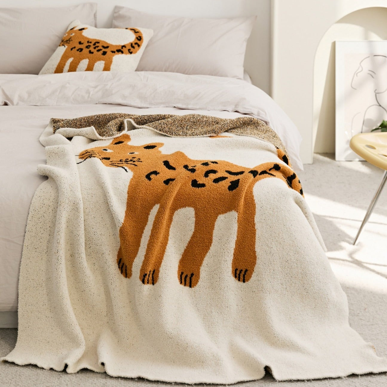 Keep your little one cozy and snug in this luxurious jacquard knitted blanket. Made from microfiber, this medium sized blanket is perfect for a nursery, kids bedroom, or playroom and features sophisticated beige and khaki colors. Snuggle in warmth and comfort with 51.18 x 62.99 inches (130cm x 160cm) of Cozy Jacquard Knitted Blanket! 