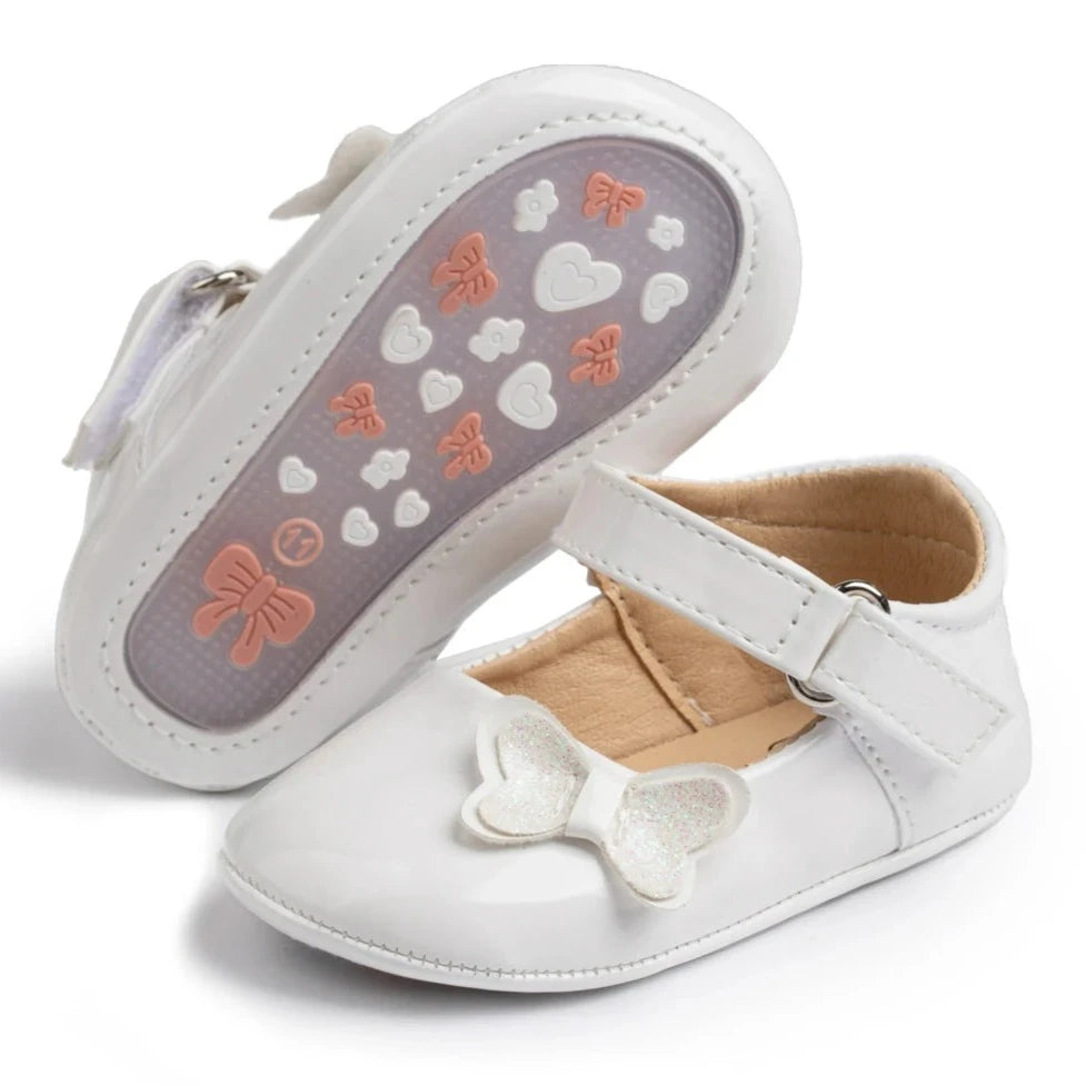 Give your little one the royal treatment with these adorable princess shoes. Designed to provide comfort and style from newborn to 18 months, these shoes will keep your precious baby feeling pampered and looking stylish. With their soft material and cute design, they're sure to become a favorite for both you and your baby!