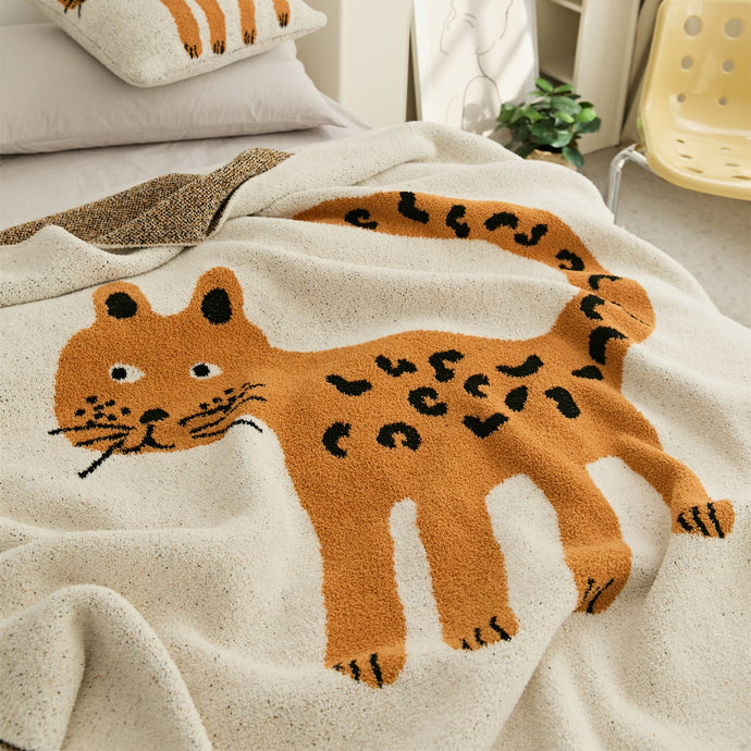 Keep your little one cozy and snug in this luxurious jacquard knitted blanket. Made from microfiber, this medium sized blanket is perfect for a nursery, kids bedroom, or playroom and features sophisticated beige and khaki colors. Snuggle in warmth and comfort with 51.18 x 62.99 inches (130cm x 160cm) of Cozy Jacquard Knitted Blanket! 