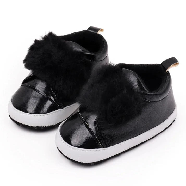 Discover the most adorable infant black gloss footwear available for newborns up to 18 months! Our selection boasts rose gold, glossy black, and shimmering silver options. These non-slip, cozy shoes feature soft soles perfect for everyday wear.