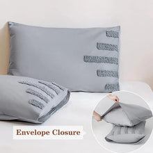 Load image into Gallery viewer, Crafted for your child&#39;s bedroom, this bedding set in grey cotton is made with 100% cotton and boasts a 100TC thread count and 40 fabric count. The woven duvet cover does not come with a duvet insert or pillow insert, making it perfect for your child&#39;s sleep space.
