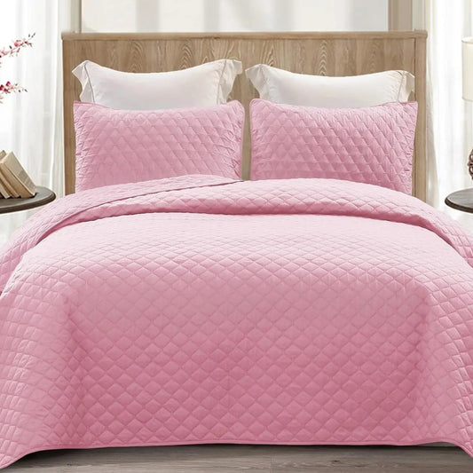 This multifaceted pink diamond quilted set is suitable for all seasons, even the warmer months. Whether utilized as a bedspread or coverlet, it's a great addition to a child's bedroom or a teenager's den.