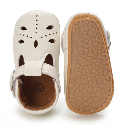 Introduce your little one to the world of fashion with our Little Leaf Baby Shoes. This exquisite collection features multiple colors and sizes, perfect for newborns up to 18 months old. Choose from a variety of shades such as blue, black, beige, and gold, all designed to add a touch of cuteness to your baby's wardrobe.