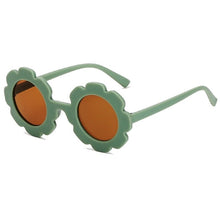 Load image into Gallery viewer, Green sunflower kids sunglasses for your little diva. These sunglasses are perfect for kids ages 3 to 9 years.
