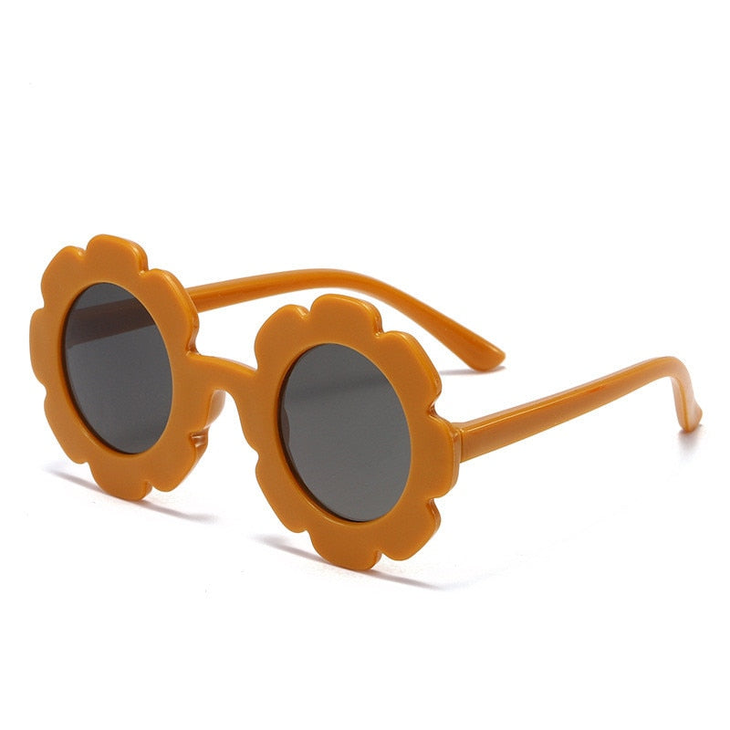 Brown sunflower kids sunglasses for your little diva. These sunglasses are perfect for kids ages 3 to 9 years.