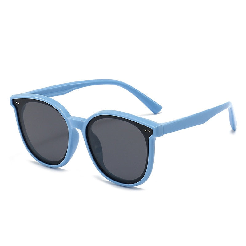 Cool light blue polarized sunglasses for you kid age 3 to 9 years. These kids sunglasses come in orange, green, blue, black and grey.