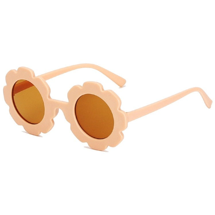 Orange sunflower kids sunglasses for your little diva. These sunglasses are perfect for kids ages 3 to 9 years.