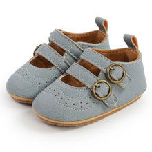 Load image into Gallery viewer, These light Blue leather shoes are perfect for your first time crawler and walker. These soft sole shoes are for baby girls ages 0 to 18 months old girl. Free shipping.
