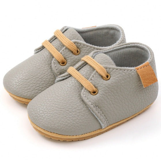 Rubber sole anti-slip first walkers leather light grey shoes for baby and toddlers age Infant Newborn to 18 months.